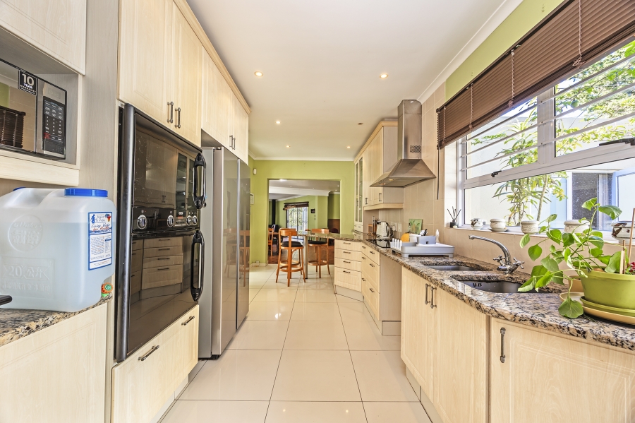 6 Bedroom Property for Sale in Door De Kraal Western Cape